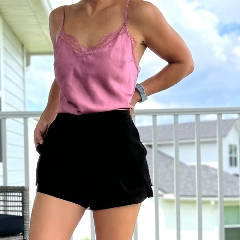Line & Dot NWT Black High Waist Shorts Size Medium